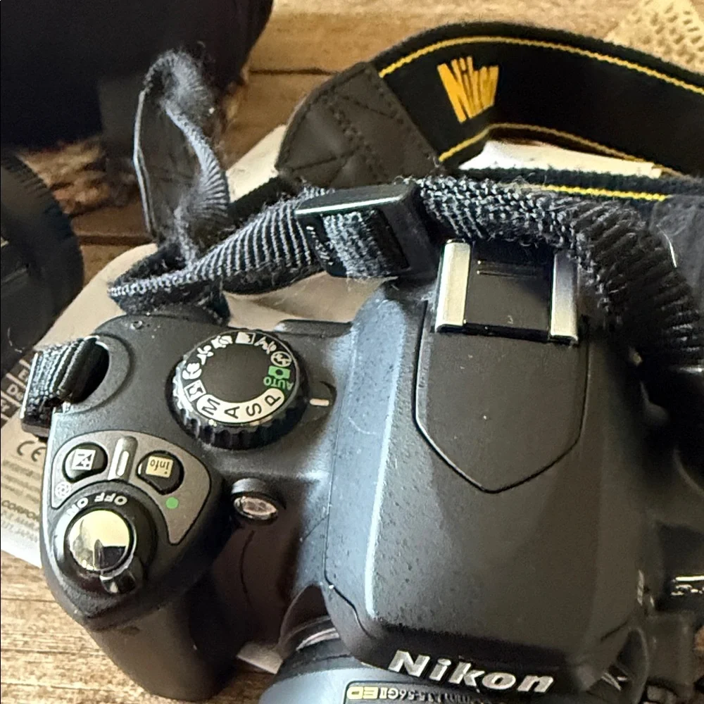 Nikon Black DSLR Camera with Lens and Carrying Case